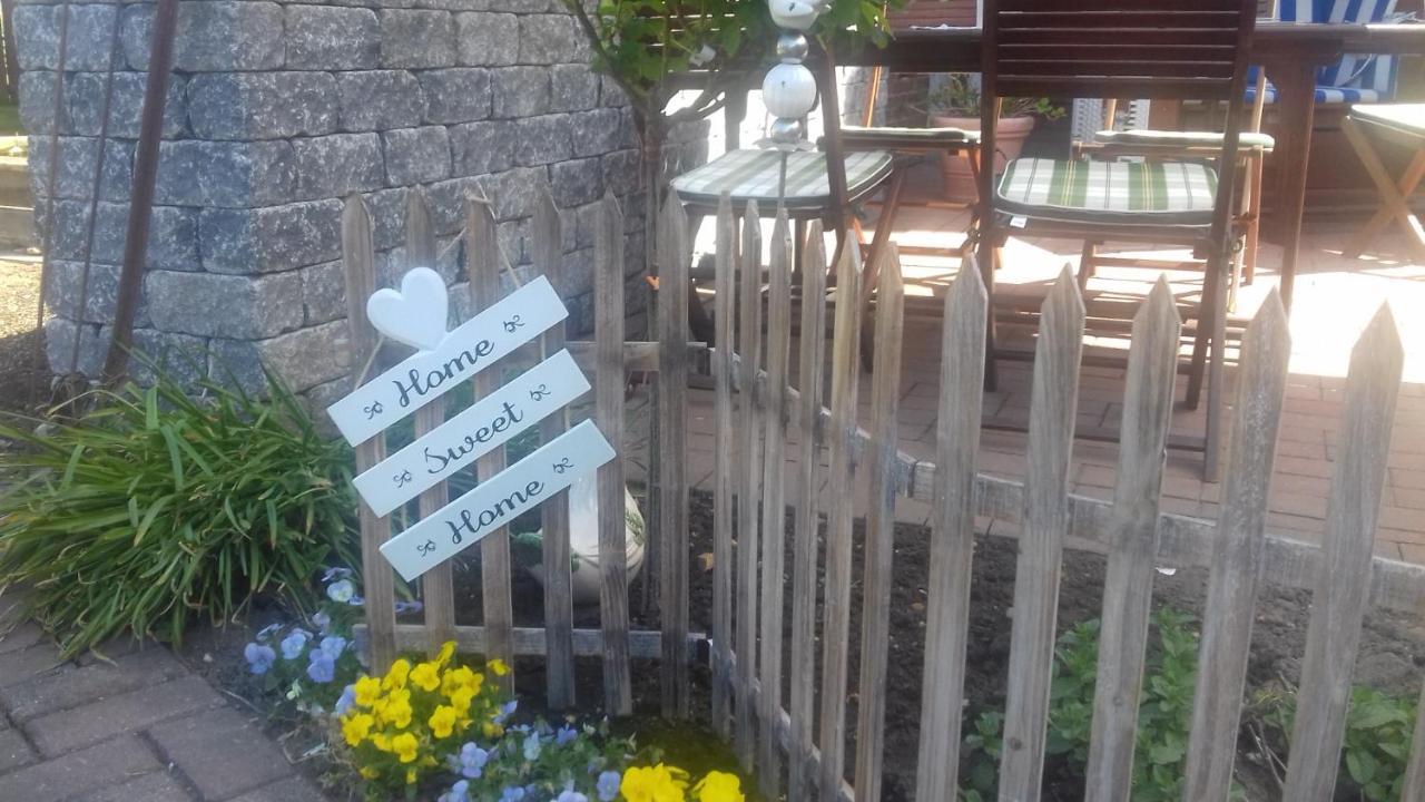 Gasthaus Knudsen Utersum Εξωτερικό φωτογραφία