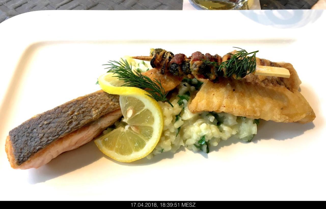 Gasthaus Knudsen Utersum Εξωτερικό φωτογραφία