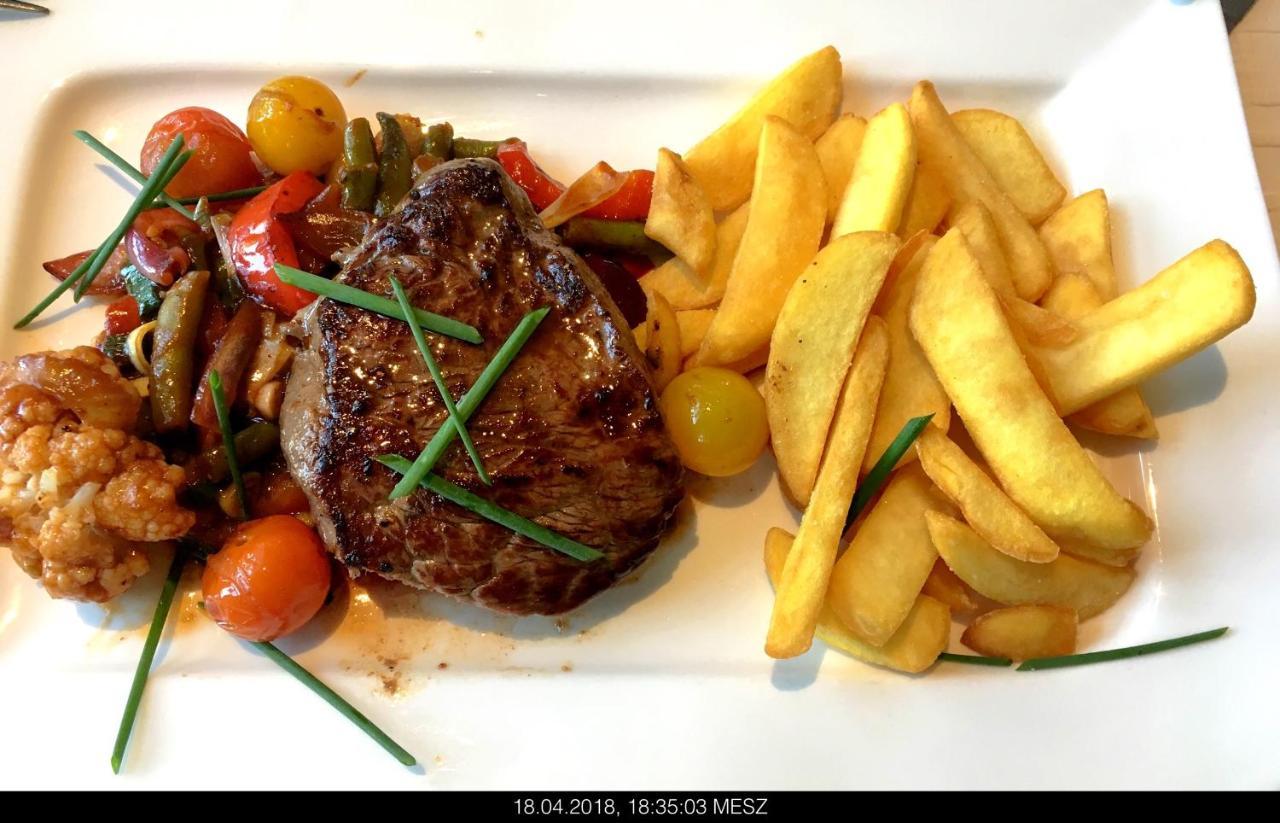 Gasthaus Knudsen Utersum Εξωτερικό φωτογραφία